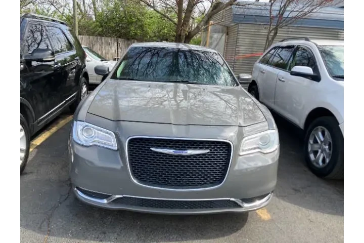 $13500 : 2018 300 Touring image 10
