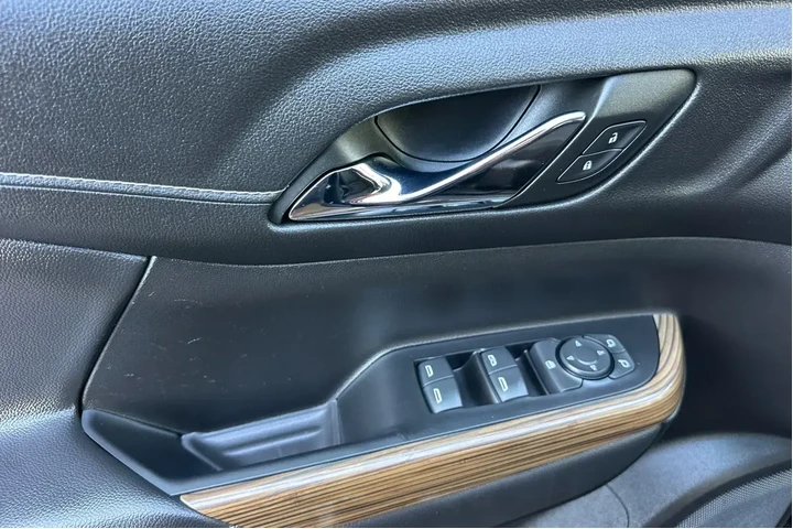 $26900 : GMC Acadia 2023 SLE 4dr SUV image 10