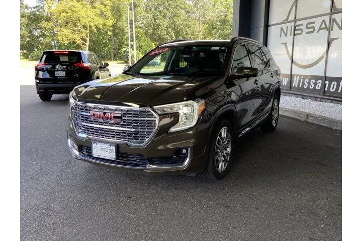 GMC Terrain 2024 AWD Denali image 8