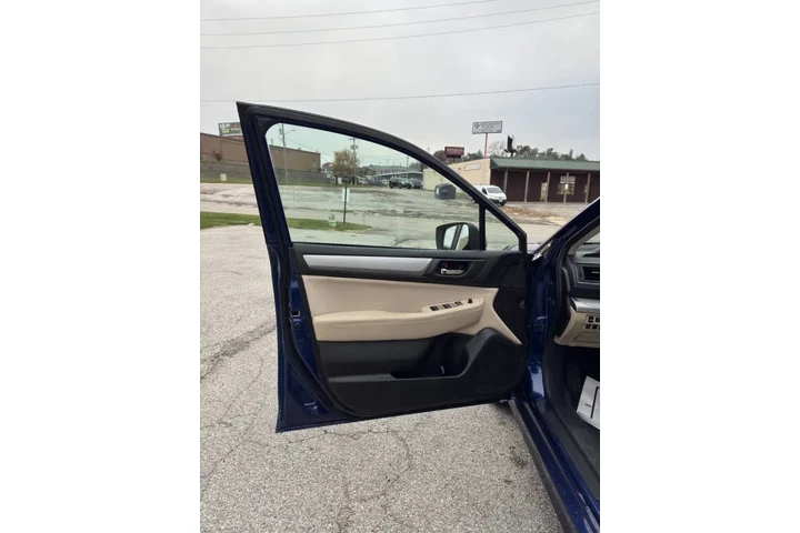 $12750 : 2017 Legacy 2.5i Premium image 8