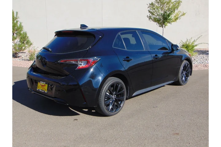 $23745 : 2021 Corolla Hatchback Nights image 4