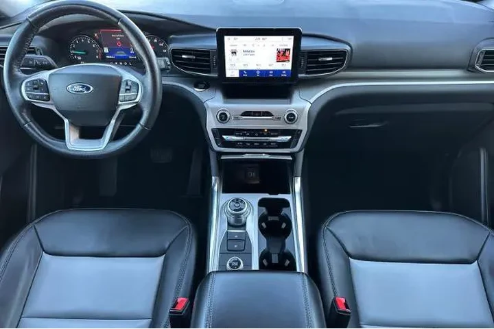 $26875 : Ford Explorer 2022 AWD XLT 4 image 3