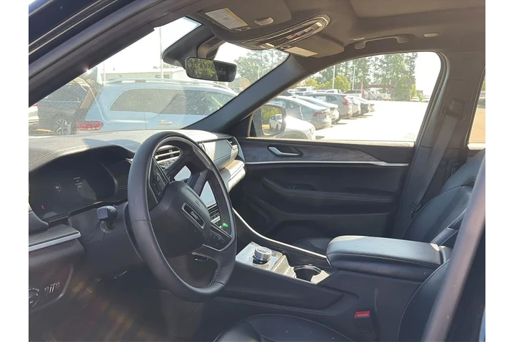 $38619 : Jeep Grand Cherokee L 2025 4 image 4