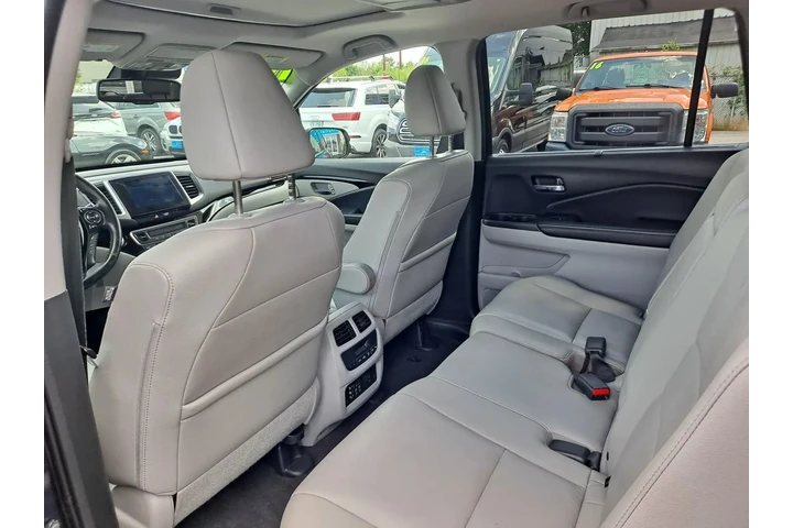 $13900 : 2016 HONDA PILOT TOURING SPOR image 10