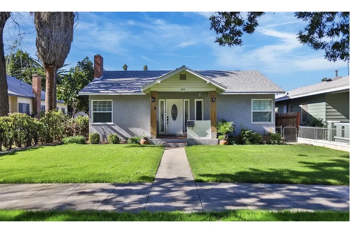 $750 : charming Spanish-style Home image 1