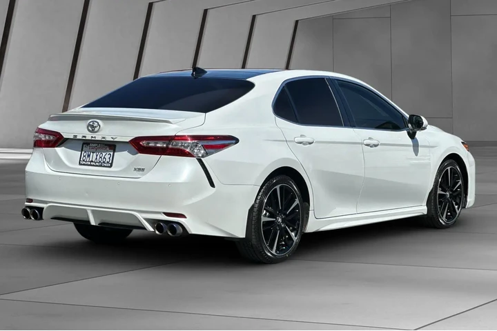 $27900 : Toyota Camry 2020 XSE 4dr Se image 4