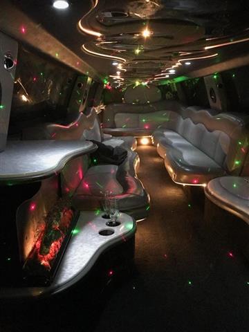 Party bus $150hr image 4