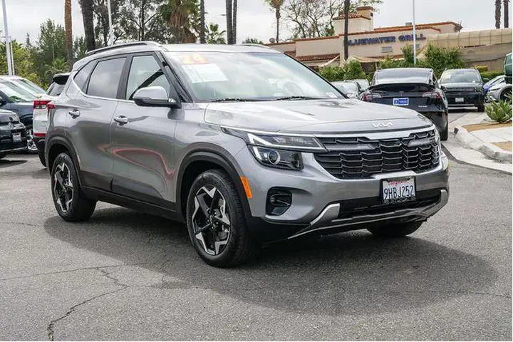 $24000 : Kia Seltos 2024 EX 4dr SUV image 3