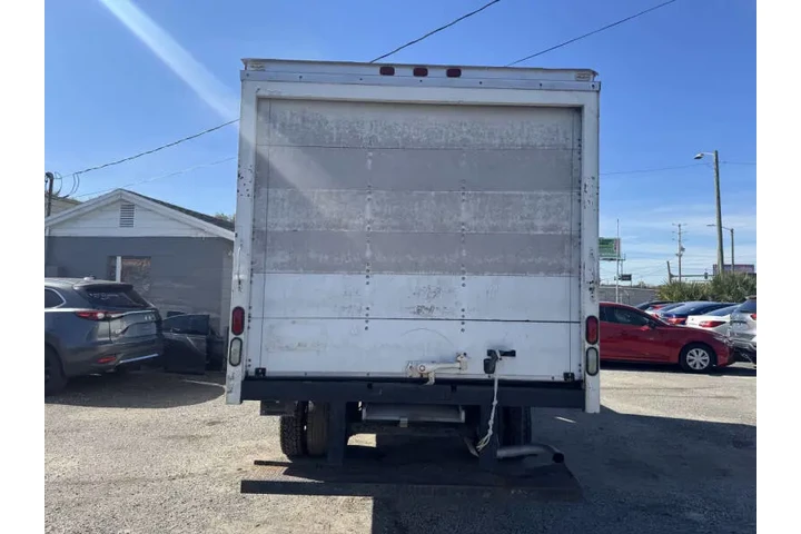 $6497 : 2004 GMC Savana 3500 image 8