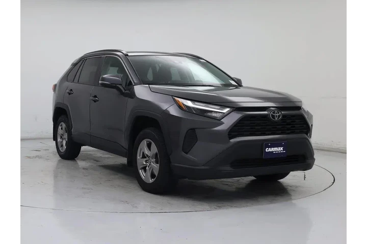 $29998 : Toyota RAV4 2023 AWD XLE 4dr image 1