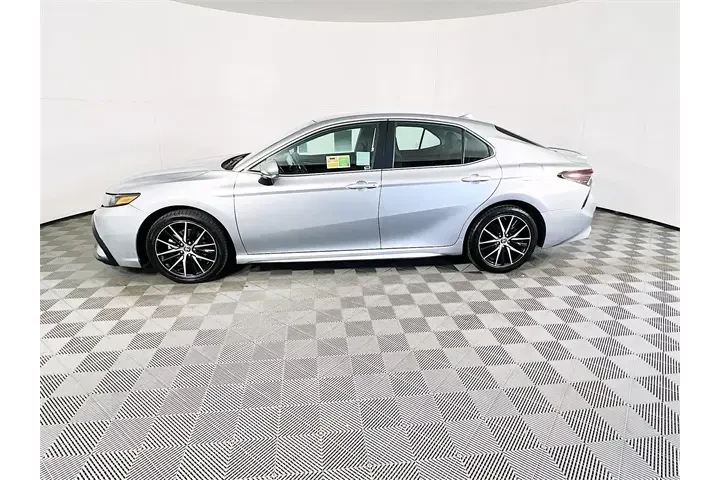 $22900 : Toyota Camry 2023 SE 4dr Sed image 4