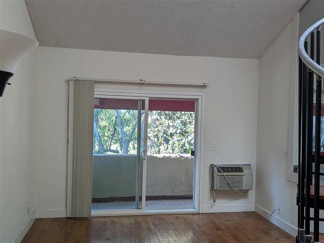 $1800 : 2 beds 1 Bath image 6