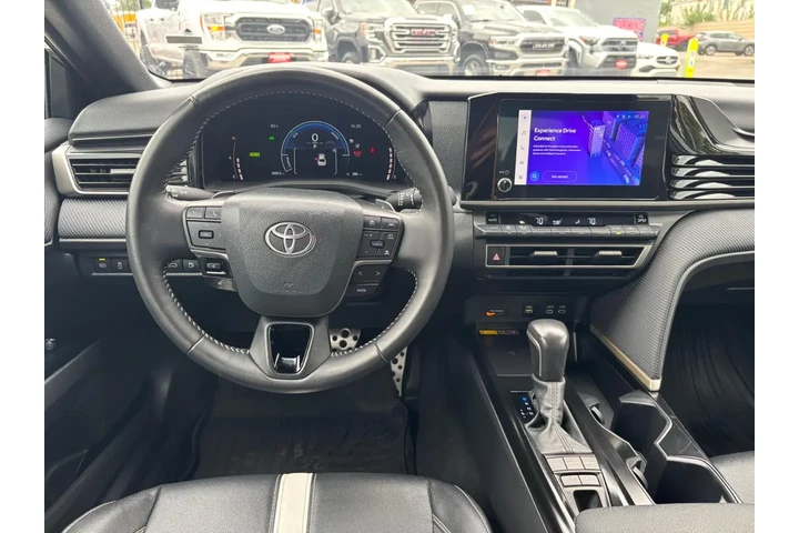 2025 Camry SE image 8
