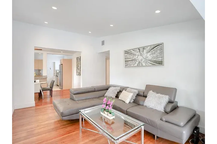 $1645 : North Miami 3 Bed & 2 Bath image 6