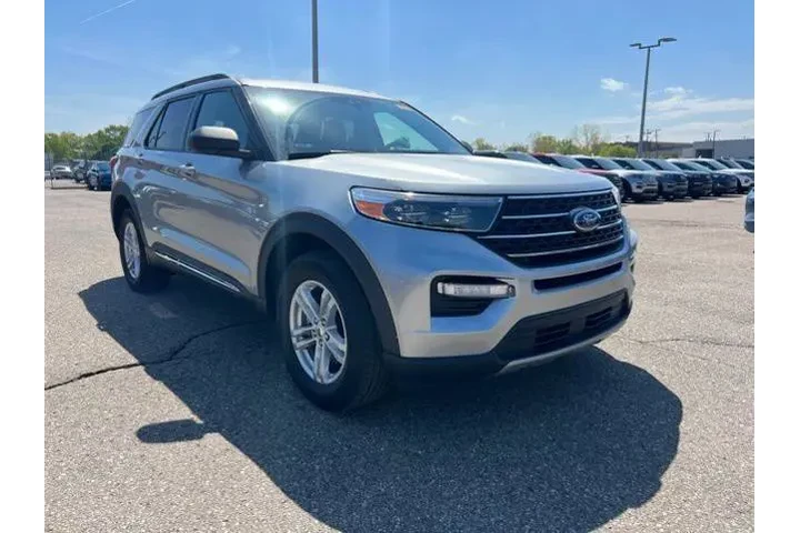 $26688 : Ford Explorer 2021 AWD XLT 4 image 2