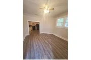 $1200 : Rental property with 1 bedro thumbnail