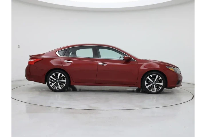 $13998 : Nissan Altima 2016 2.5 SR 4d image 7
