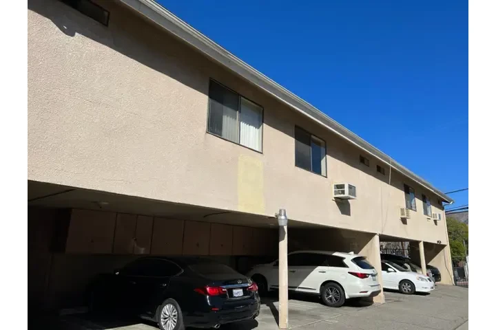 $1495 : Studio Apartment in Tujunga image 4