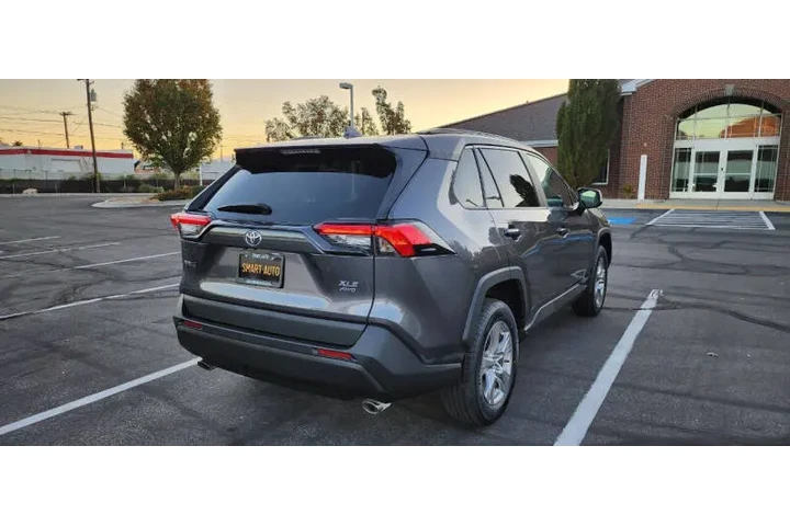 $26200 : 2022 RAV4 XLE image 9