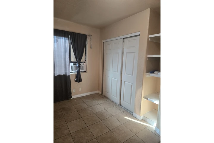 $850 : Cuarto de Renta image 3