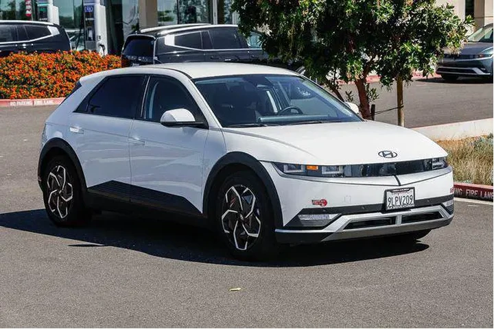 $24777 : Hyundai IONIQ 5 2024 SEL 4dr image 6