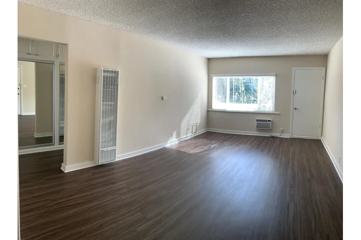 $1200 : Cozy 1-Bedroom and 1-Bathroom image 4
