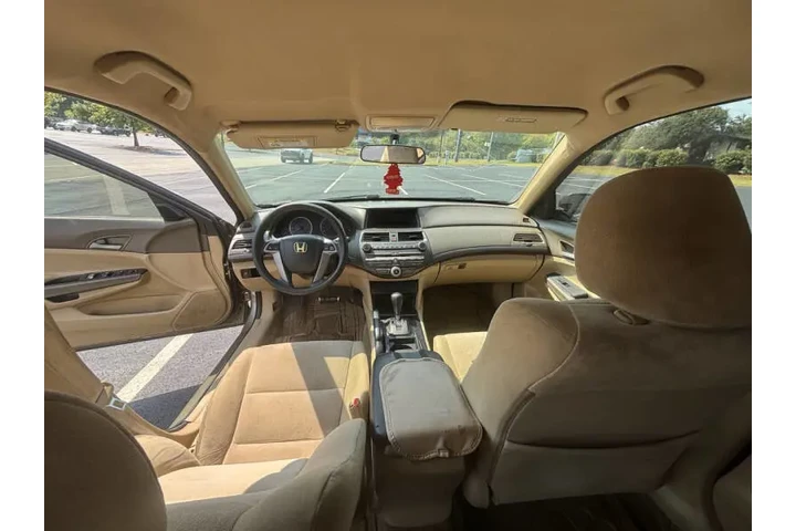 $11000 : 2010 Accord LX image 10