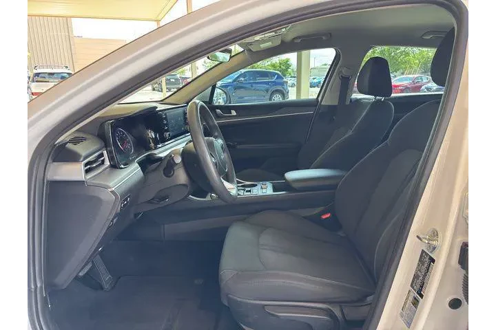 $17498 : Kia K5 2022 LXS 4dr Sedan image 4
