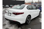 $24495 : Alfa Romeo Giulia 2022 AWD T thumbnail