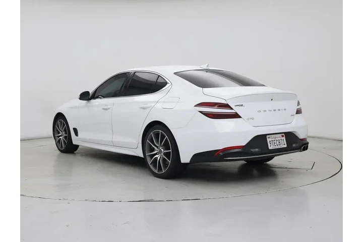 $25998 : Genesis G70 2023 2.0T 4dr Se image 2
