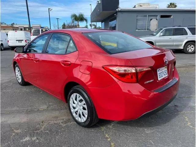 $18995 : 2018 Toyota Corolla LE Sedan image 3