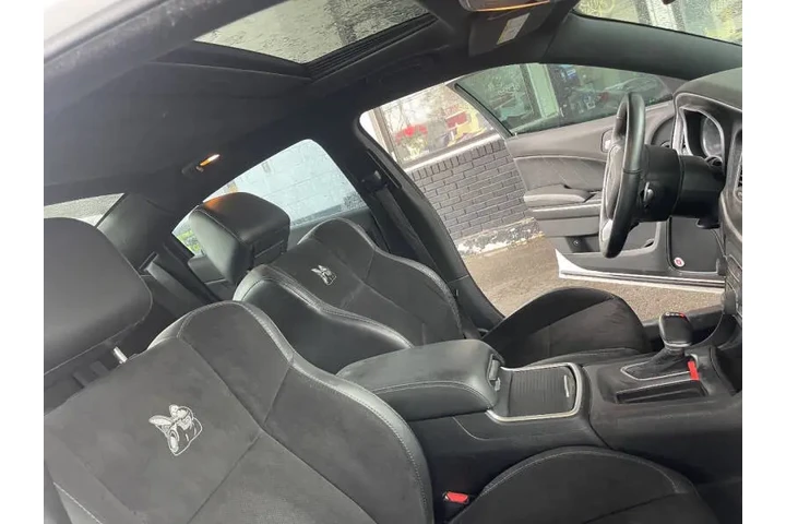 $31000 : 2018 Charger R/T Scat Pack image 9