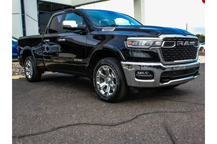 $36990 : Ram 1500 2025 4x4 Big Horn 4 image 3