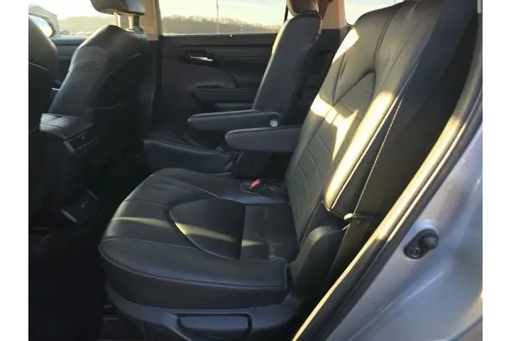 $31899 : Toyota Highlander 2023 AWD L image 5