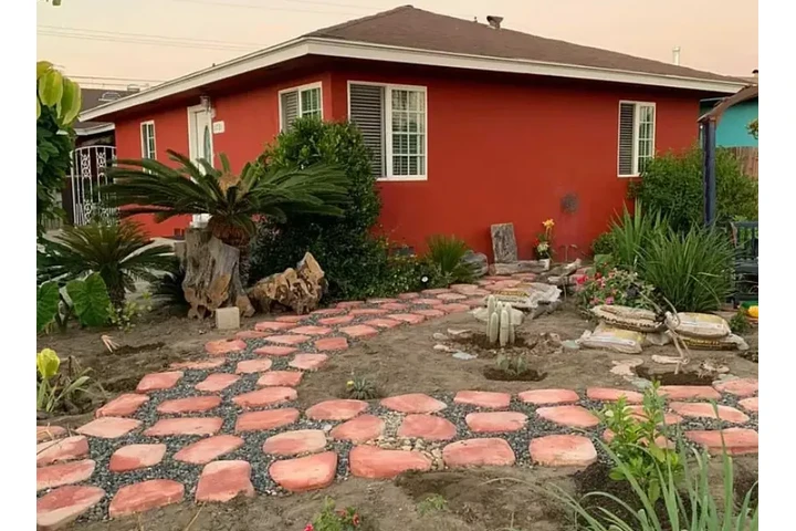 $1770 : ASTONISHING HOUSEHOLD FOR RENT image 1