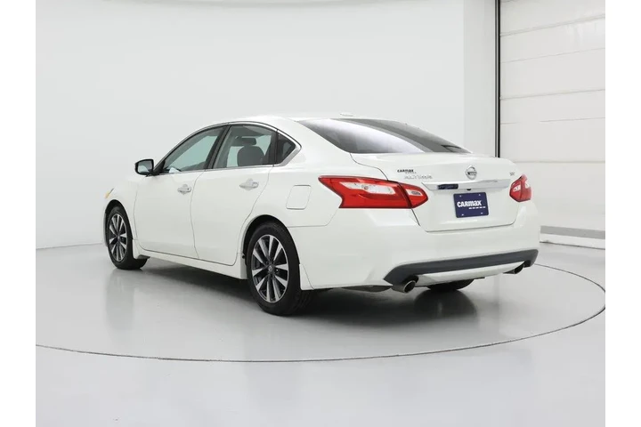 $13998 : Nissan Altima 2016 2.5 SV 4d image 2