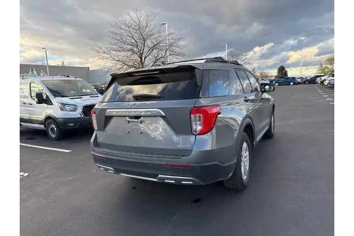 $32825 : Ford Explorer 2023 AWD XLT 4 image 7