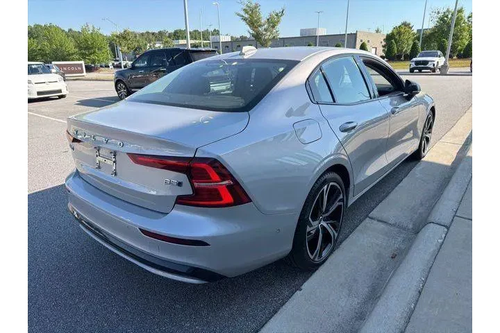 $33430 : Volvo S60 2023 AWD B5 Core B image 5