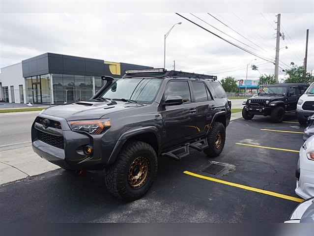 $33999 : 2018 Toyota 4Runner image 3