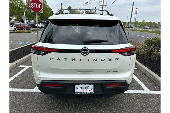$27773 : Nissan Pathfinder 2024 AWD S image 6