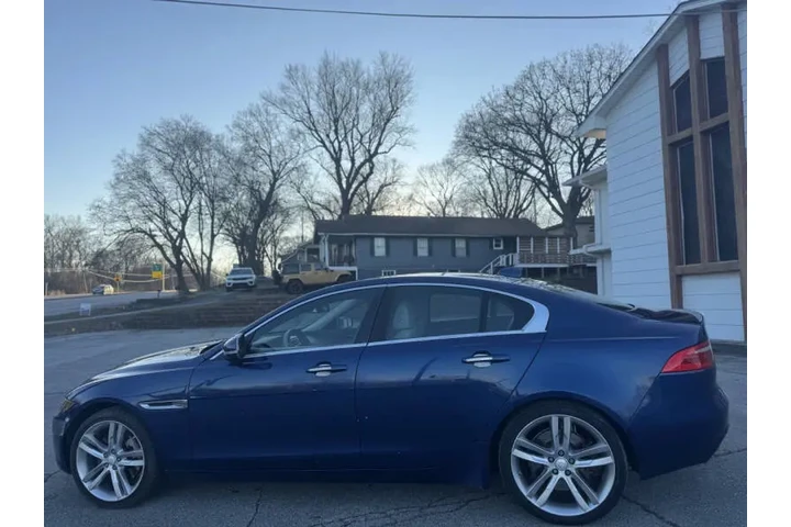 $8999 : 2017 XE 35t Prestige image 8