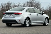 $23983 : Toyota Corolla Hybrid 2023 S thumbnail