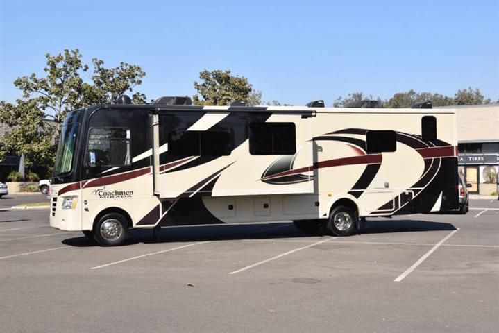 $89999 : 2019 Coachmen RV MIRADA 35BH image 8