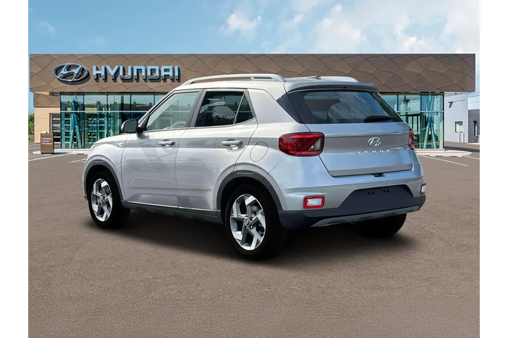 $19594 : Hyundai VENUE 2024 SEL 4dr C image 5
