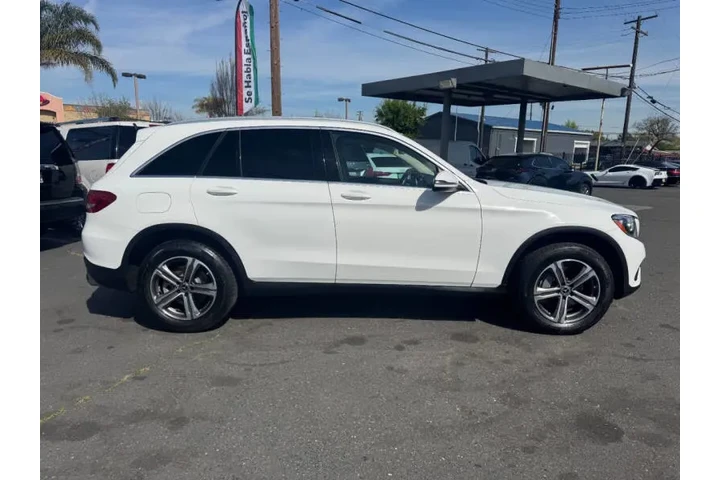 $12998 : 2019 Mercedes-Benz GLC GLC 300 image 9