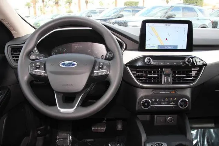 $17844 : Ford Escape 2020 SE 4dr SUV image 4