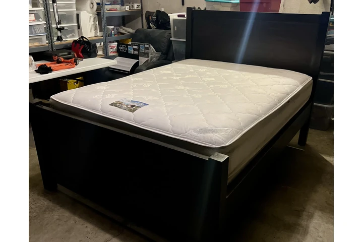 $150 : VENDO CAMA QUEEN CON COLCHÓN image 7
