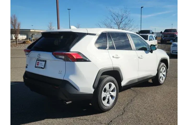 $29995 : Toyota RAV4 2024 AWD LE 4dr image 3