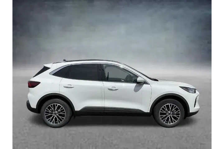 $29000 : Ford Escape Plug-In Hybrid 2 image 4