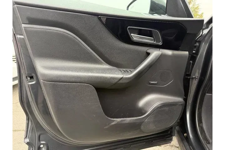 $22336 : Jaguar F-PACE 2020 AWD 25t P image 9